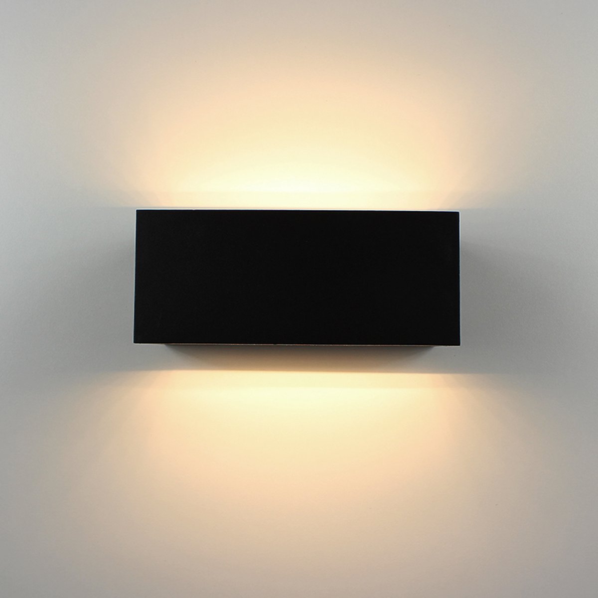Buitenlamp Tourey | Geïntegreerd LED | 12 watt | 3000K modern warm wit | IP54 | Mat zwart