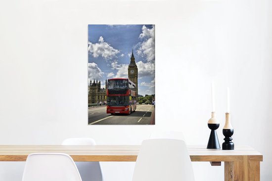 Canvas Schilderij Een rode bus midden in Londen - 60x90 cm - Wanddecoratie