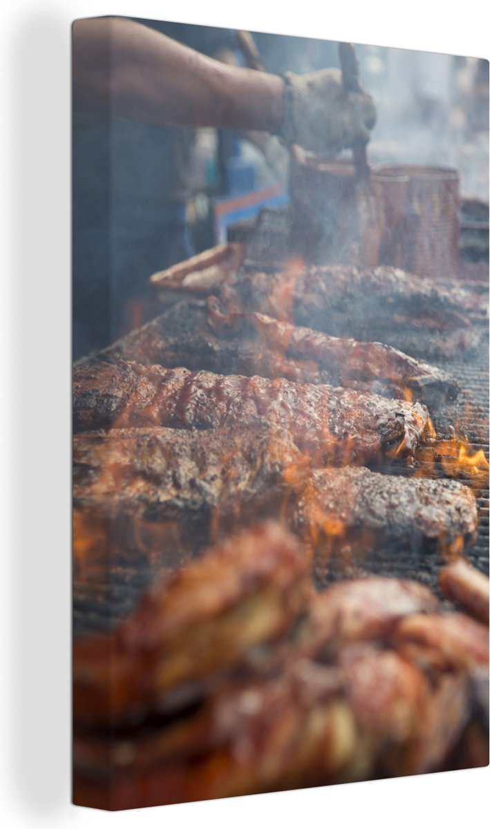 Canvas schilderij 120x180 cm - Wanddecoratie Vlees grillen op de barbecue - Muurdecoratie 