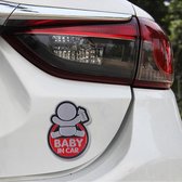 Baby in de auto Gelukkig consumptiemelk Zuigeling Adoreable Style Car Free Sticker (rood)