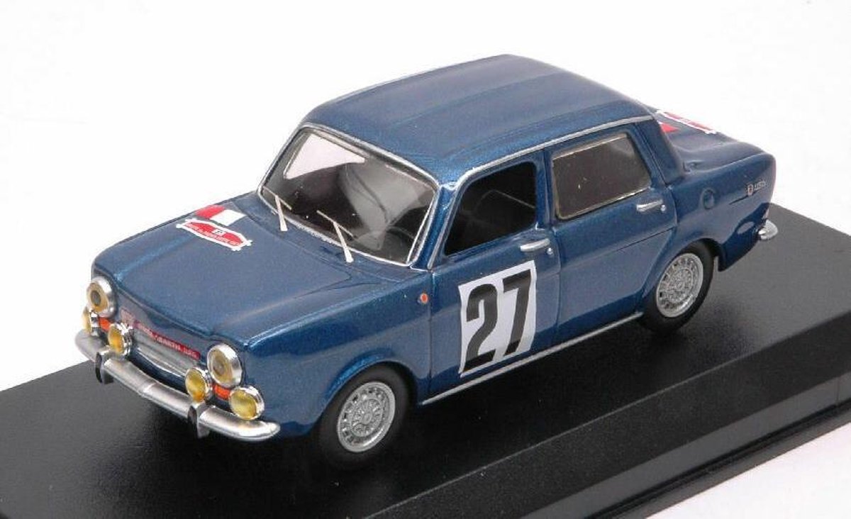 De 1:43 Diecast Modelcar van de Simca Abarth 1500 #27 van de Rally de Franche-Comte van 1964. De fabrikant van het schaalmodel is Best Models. Dit model is alleen online verkrijgbaar