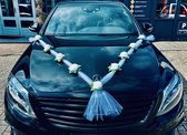 AUTODECO.NL - ELOISA Auto Versiering Bruiloft - Trouwauto Decoratie Wit Lint met 9 Rozen - Autodecoratie - Witte Rozen & Tule - Motorkap Versiering - Autobloemstuk - Bloemen voor o