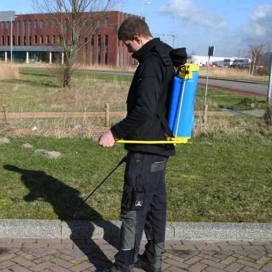 Rugspuit kunststof met zijzwengel, 16-liter van Merkloos	 — afbeelding 3