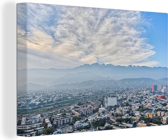 Canvas schilderij 180x120 cm - Wanddecoratie Wolkenvelden pakken zich samen boven de industriestad Monterrey in Mexico - Muurdecoratie woonkamer - Slaapkamer decoratie - Kamer accessoires - Schilderijen