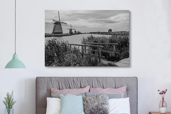 Photo Zwart et blanc des moulins à vent de Kinderdijk aux Nederland Toile 180x120 cm - Tirage photo sur toile (Décoration murale salon / chambre) XXL / Groot format!