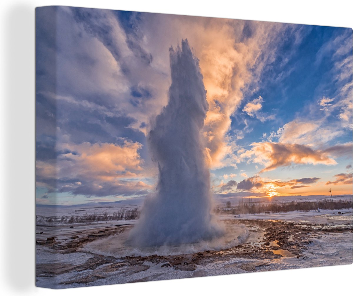 Canvas schilderij 180x120 cm - Wanddecoratie Uitbarsting van Strokkur geiser in IJsland -
