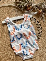 Kinderbadpak - kinderzwempak - badpak kind -maat 2-3 jaar - zwempak - regenboog print - druk knoopjes - romper - meisje - baby - zwemmen -