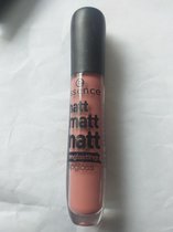 Essence matt matt matt longlasting lipgloss 02 beauty approved!