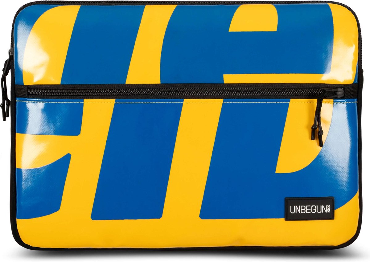 MacBook Pro 16 inch case met vak (van gerecycled materiaal) - Geel-blauwe laptop sleeve/hoes (2026)