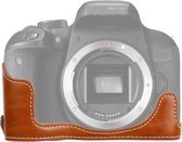 1/4 inch schroefdraad PU lederen camera halve behuizing basis voor Canon EOS 77D / 800D (bruin)