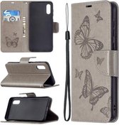 Voor Samsung Galaxy A02 Embossing Twee Vlinders Patroon Horizontale Flip PU Lederen Case met Houder & Kaartsleuf & Portemonnee & Lanyard (Grijs)