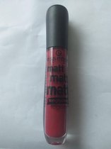 Essence matt matt matt longlasting lipgloss #05 simply be an icon