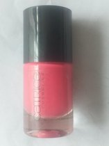 Catrice ultimate nail lacquer 107 Robinson Coralsoe