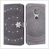 Voor Motorola Moto E5 Pressed Printing Plak boorpatroon Horizontale Flip PU lederen tas met houder & kaartsleuven & portemonnee & & lanyard (grijs)
