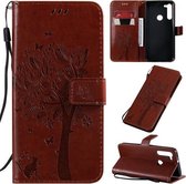 Voor Motorola Moto G8 Tree & Cat Pattern Pressed Printing Horizontale Flip PU Leather Case met houder & kaartsleuven & portemonnee & Lanyard (bruin)