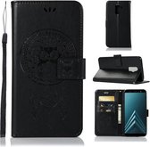 Windgong Uil Embossing Patroon Horizontale Flip Leren Case met Houder & Kaartsleuven & Portemonnee Voor Galaxy J8 (2018) (Zwart)