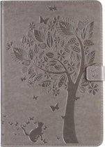 Voor iPad 10.2 / Pro 10.5 / Air 2019 Pressed Printing Cat and Tree Pattern Horizontale Flip lederen tas met houder & kaartsleuven & portemonnee (grijs)