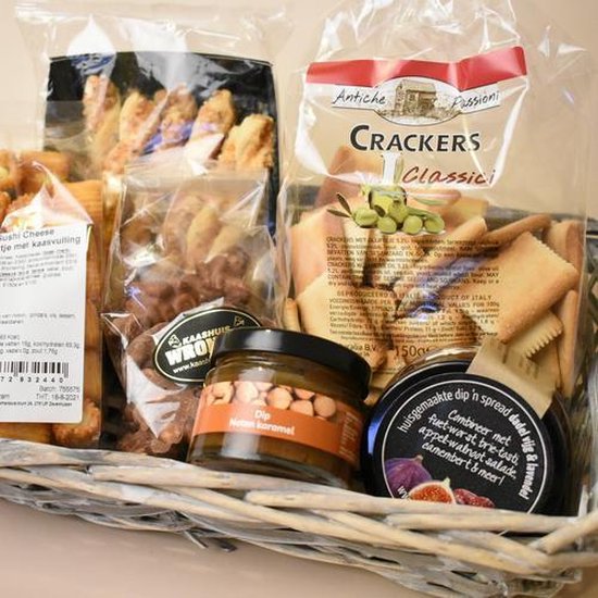 Borrel cadeaupakket Crackers Dipsaus Kaas pakket Borrel pakket