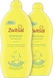 Twee gele flessen Zwitsal shampoo voor de gevoelige babyhuid.