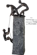 brons sculptuur- hulp - geholpen worden - vriendschap - 18x43 cm - polyresin beeldje