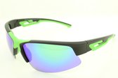 Sportbril groen met zwart montuur en groen blauw spiegelglas. P - 202112. GEPOLARISEERD.