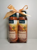 Kneipp  set van 2 flacons badschuim van 400 ml Amber Babasau - vegan - huidverzorgend - Ideaal voor Moederdag -In mooie geschenkverpakking