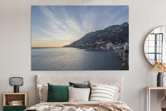 Le coucher de soleil derrière la montagne de la côte amalfitaine toile 180x120 cm - Tirage photo sur toile (Décoration murale salon / chambre) XXL / Groot format!