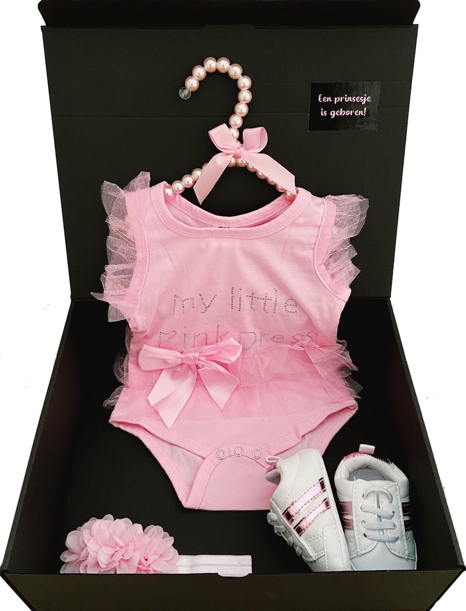 Goedkoopste Kraamcadeau meisje - romper maat 56 -babysneakers - kraampakket - babyshower - ook rechtstreeks te versturen
