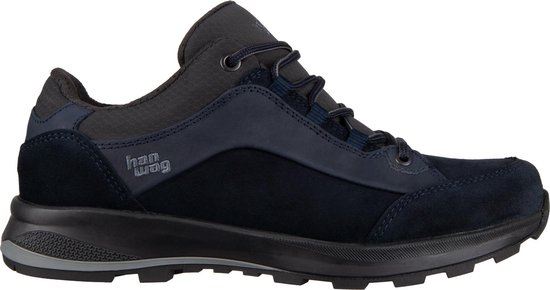 Blauwe Hanwag wandelschoen met donkerblauwe en grijze accenten. Logo op de zijkant.