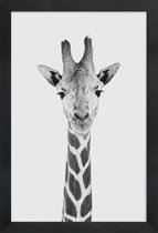 JUNIQE - Poster met houten lijst Giraffe Classic -13x18 /Wit & Zwart