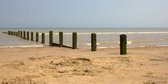 Tuinposter - Zee / Water - Strand in wit / grijs / zwart / blauw / groen / bruin / beige - 80 x 160 cm