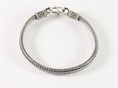 Zware zilveren snake armband met bewerkte sluiting - 21.5 cm