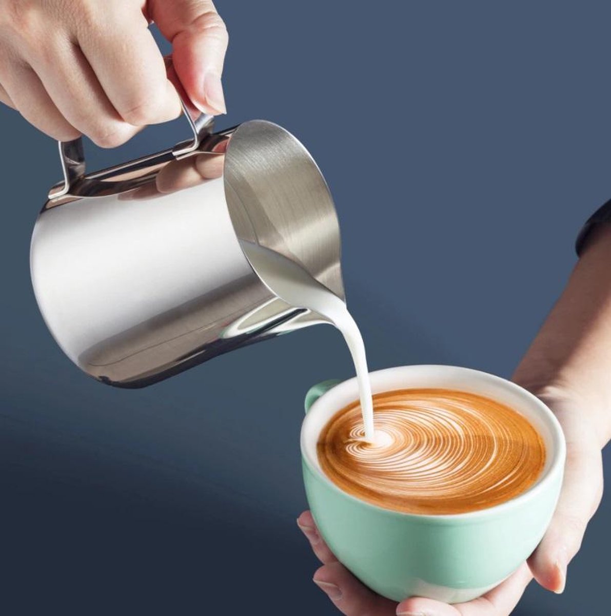 Herkenning toonhoogte Inloggegevens SVH Company Luxe Barista 150ml Melk Kannetje voor Espresso en Koffie - Melk  Opschuimen... | bol.com