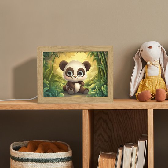 Nachtlampje 20x15 cm - Kinder lamp - Panda - Cartoon - Bamboebos - Zwart - Tafellamp kinderkamer - Slaapkamer lamp - Bedlamp kinderen - Kinderlampje stopcontact - Wandlamp babykamer - Nachtlampjes van Lumisky — afbeelding 3