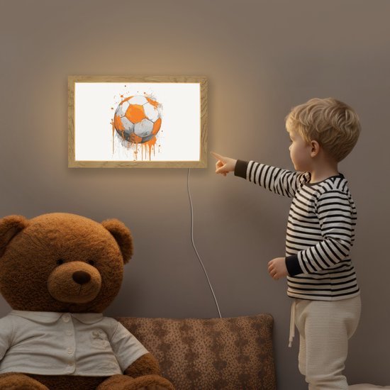 Nachtlampje 30x20 cm - Kinder lampje - Voetbal - Abstract - Oranje - Verfspatten - Tafellamp kinderkamer - Slaapkamer lamp - Bedlamp kinderen - Kinderlampje stopcontact - Wandlamp babykamer - Nachtlampjes van OnlyWow — afbeelding 5
