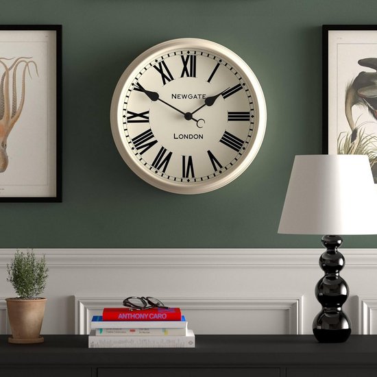 LUUK LIFESTYLE Moderne wandklok met kwarts uurwerk 32 cm, geen tikkend geluid, Arabische cijfers, Scandinavische inrichting, voor woonkamer, keuken, badkamer en hal, housewarming cadeau, Wit en Roze