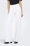 Hoge taille wide-leg jeans in het wit, gedragen door een model.