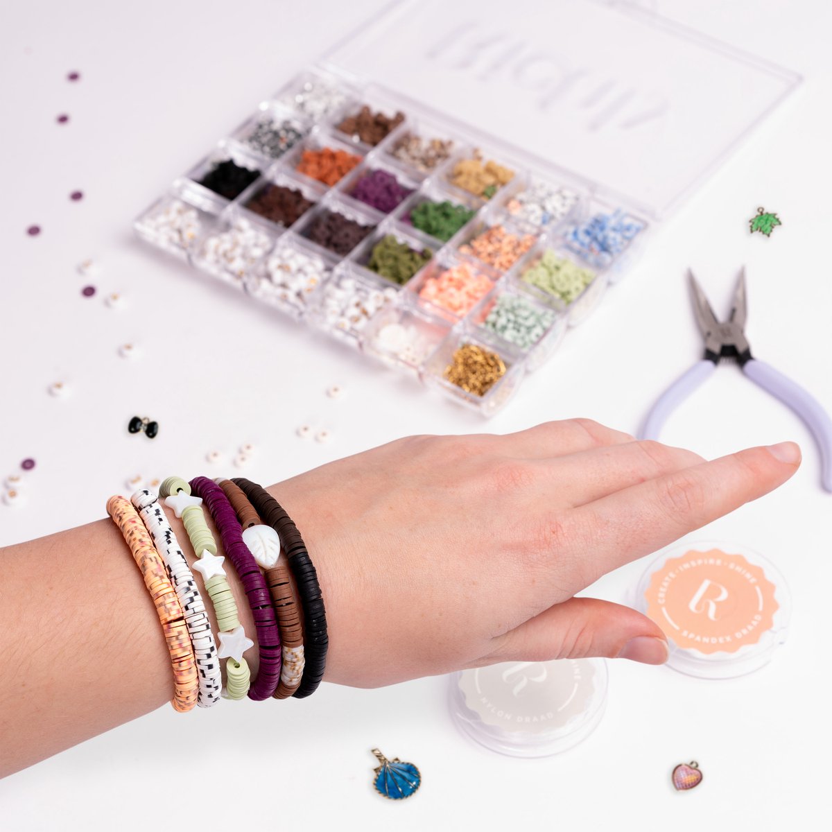 Richly® Kralen set Luxe Katsuki - Armbandjes maken meisjes - gratis E-BOOK - Complete set & Premium verpakking - 6 Bedels & Gouden RVS-accessoires - Sieraden Maken volwassenen - Letterkralen - Kralenketting - Knutselen meisjes — afbeelding 2
