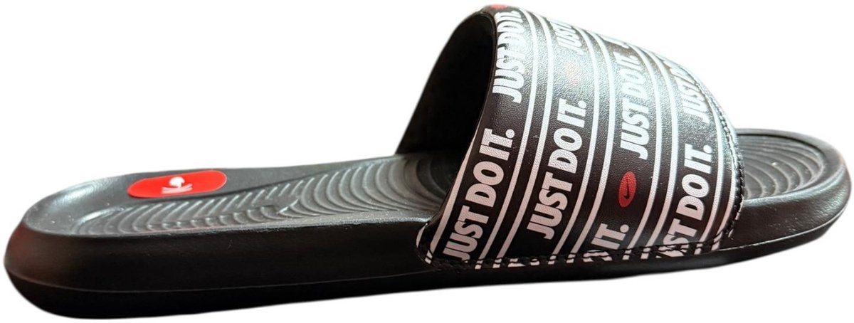 NIKE VICTORI ONE SLIDE PRINT Zwart
