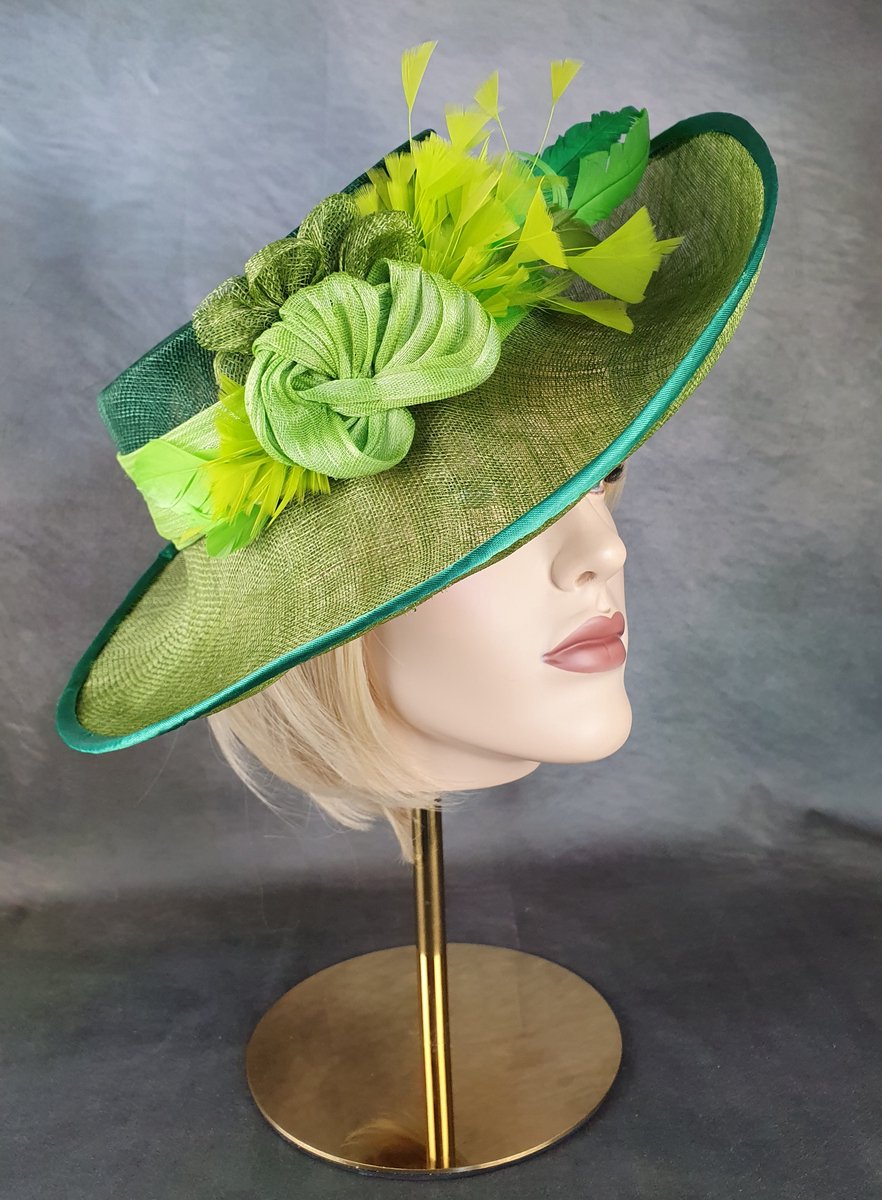 Creaciones Hoeden Collectie – Fascinator – Sinamay groen handgemaakt – Veren en abaca-zijde – Maat 57 – Handgemaakt en Uniek
