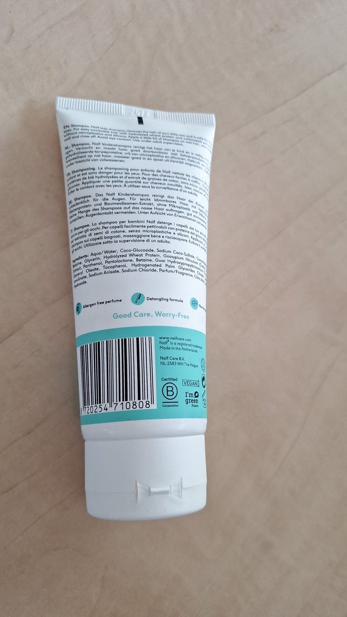 Naïf Voedende Shampoo - Baby en Kids - met natuurlijke ingrediënten van Merkloos — afbeelding 2