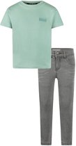 Koko Noko - Kledingset - Basic Collection - Bio Cotton - Grijze jeans - Shirt korte mouw faded green - Maat 134