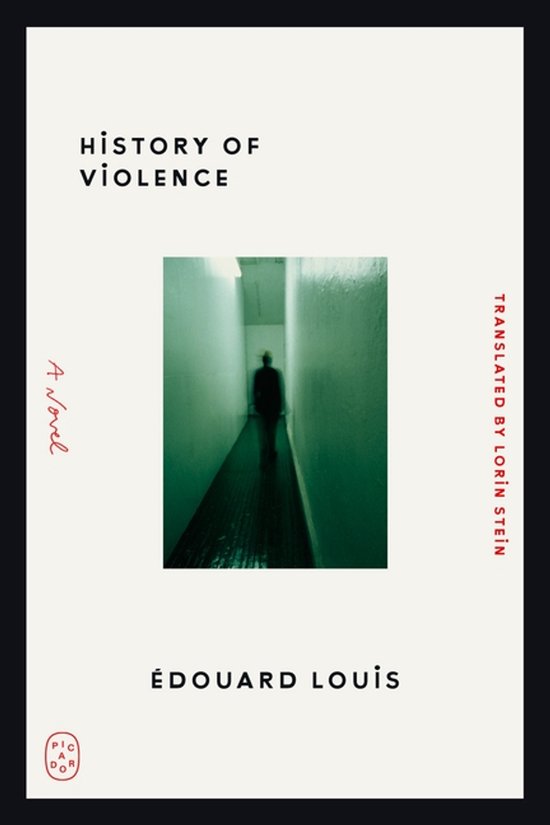 Boek kaft met de titel 'History of Violence', met een afbeelding van een man die langs een groen verlichte gang loopt.
