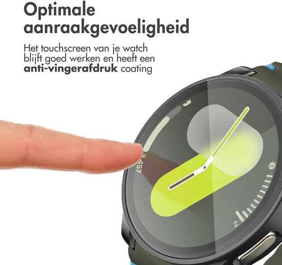 Zwarte smartwatch case met vinger die touchscreen bedient, 'Optimale aanraakgevoeligheid'.