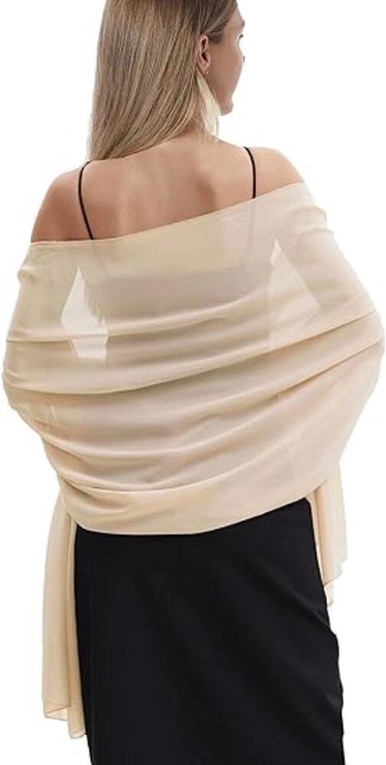 Châle léger en mousseline beige avec fines bretelles, drapé sur les épaules.