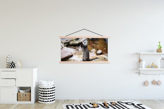 Porte-affiche avec affiche - Affiche scolaire - La loutre se tient debout - 120x60 cm - Lattes vierges