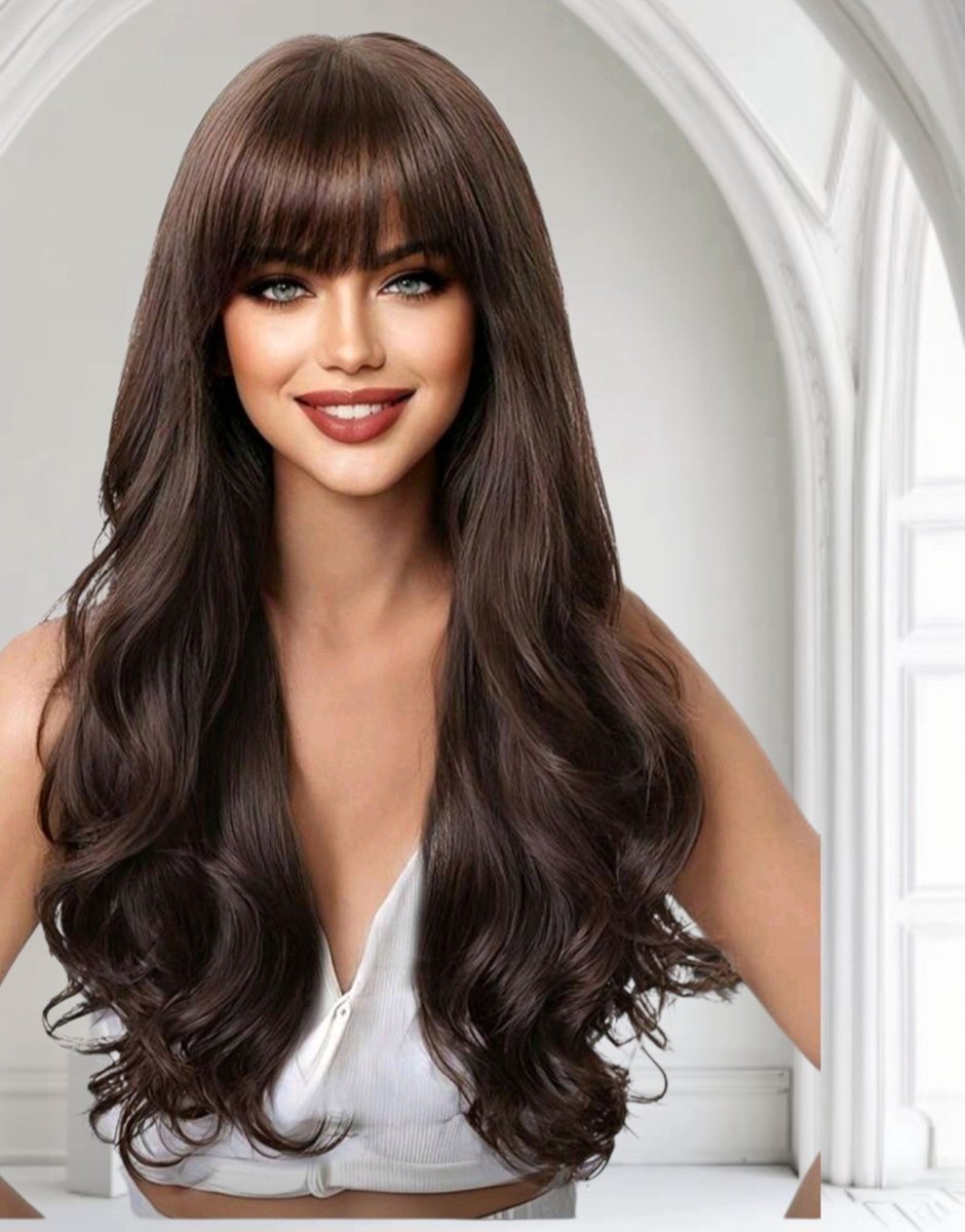 Chocolade Pruik met Pony – 70 cm – Lang Golvend Haar – Dames pruiken– Hittebestendig – Verstelbaar – Wasbaar – Synthetisch Haarwerk- Frazimashop