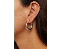 Lundholm Luxe Oorringen Dames Groot – Premium Stainless Steel Jewellery – grote oorbellen dames Oorbellen Zilver kleurige Hoops (Ø 3,4 cm) – Freja Serie – Waterproof & Hypoallergeen – Cadeau voor Haar my - Inclusief Luxe Geschenkverpakking