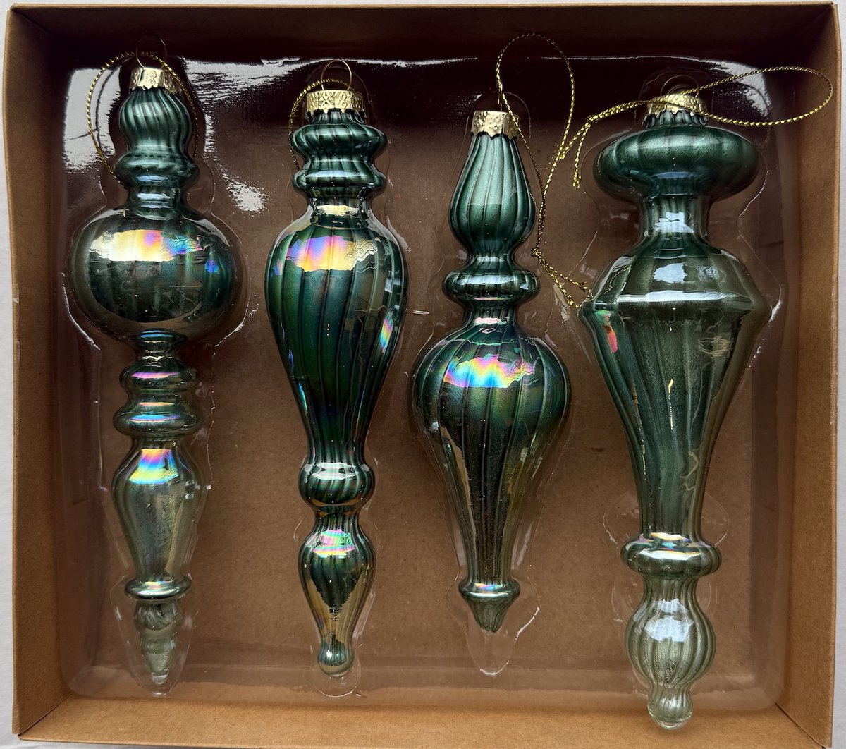 Set van 4 groene kerstornamenten met parelmoerglans – 15 tot 18 cm – klassieke druppel- en pegelvormen - Glas
