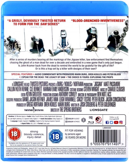 Achterkant van de Jigsaw Blu-ray met de film synopsis, cast & crew informatie en beoordelingen. Vijf geboeide personen zitten op de grond.